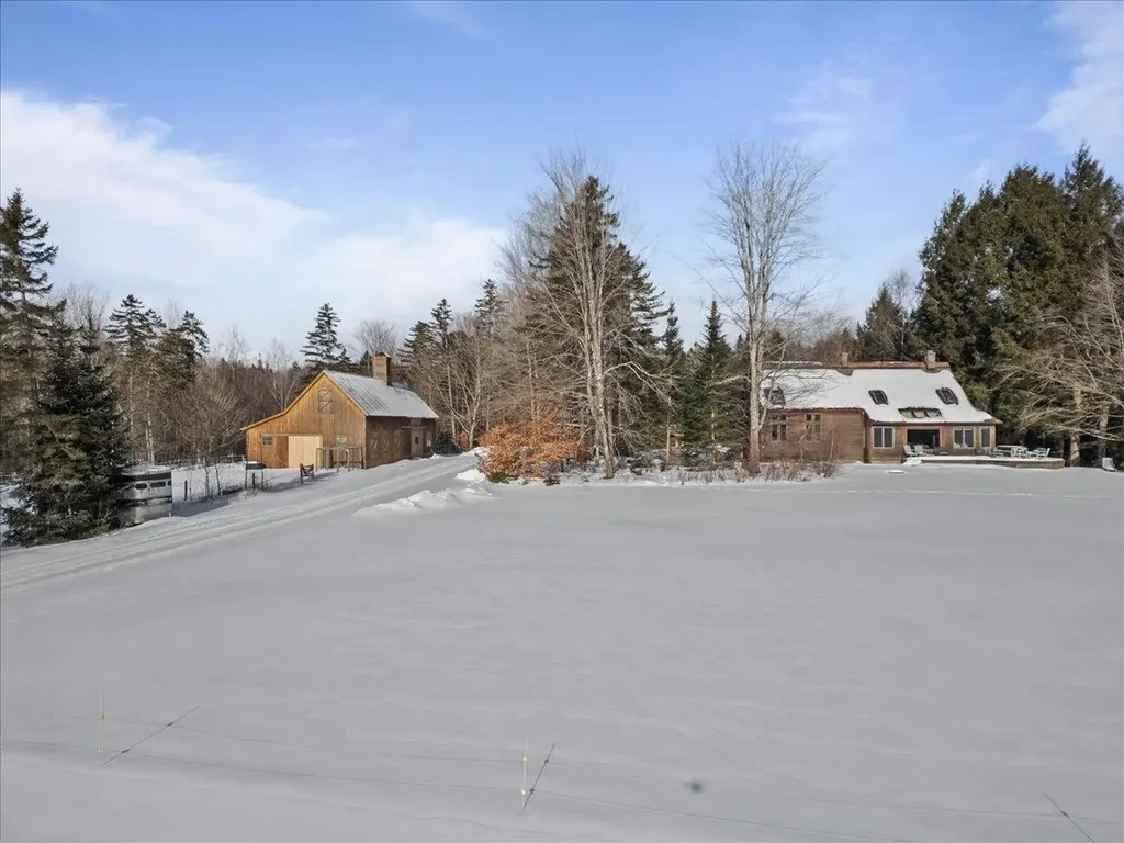 1701 Cleveland Corners Road Hyde Park VT 05655