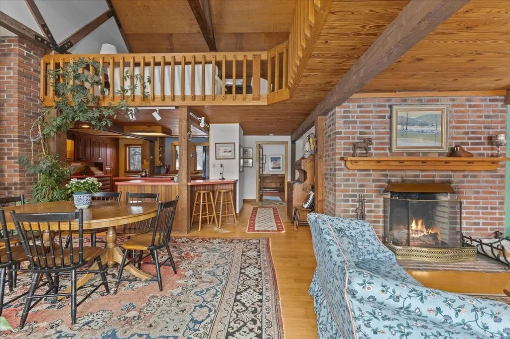 1701 Cleveland Corners Road Hyde Park VT 05655