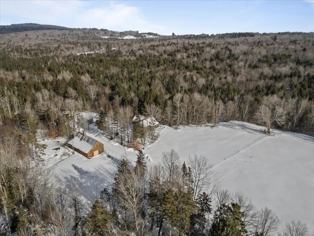 1701 Cleveland Corners Road Hyde Park VT 05655