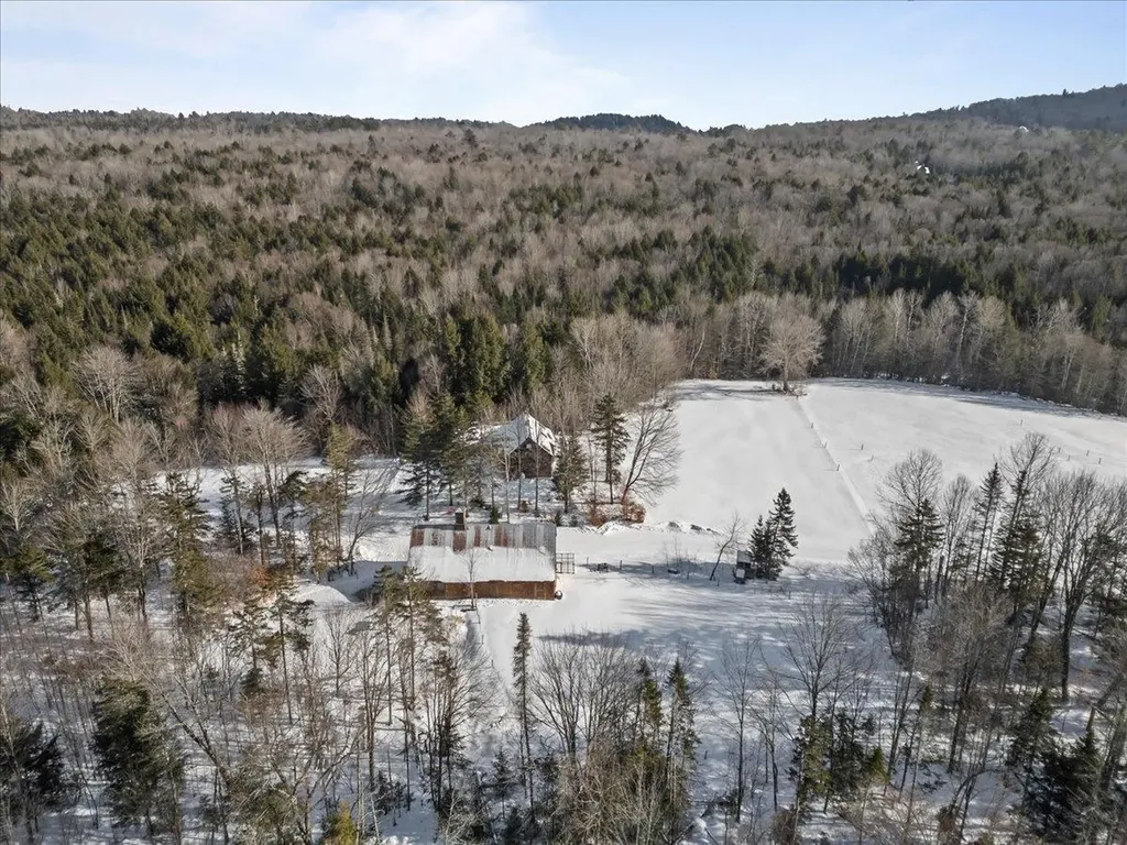1701 Cleveland Corners Road Hyde Park VT 05655