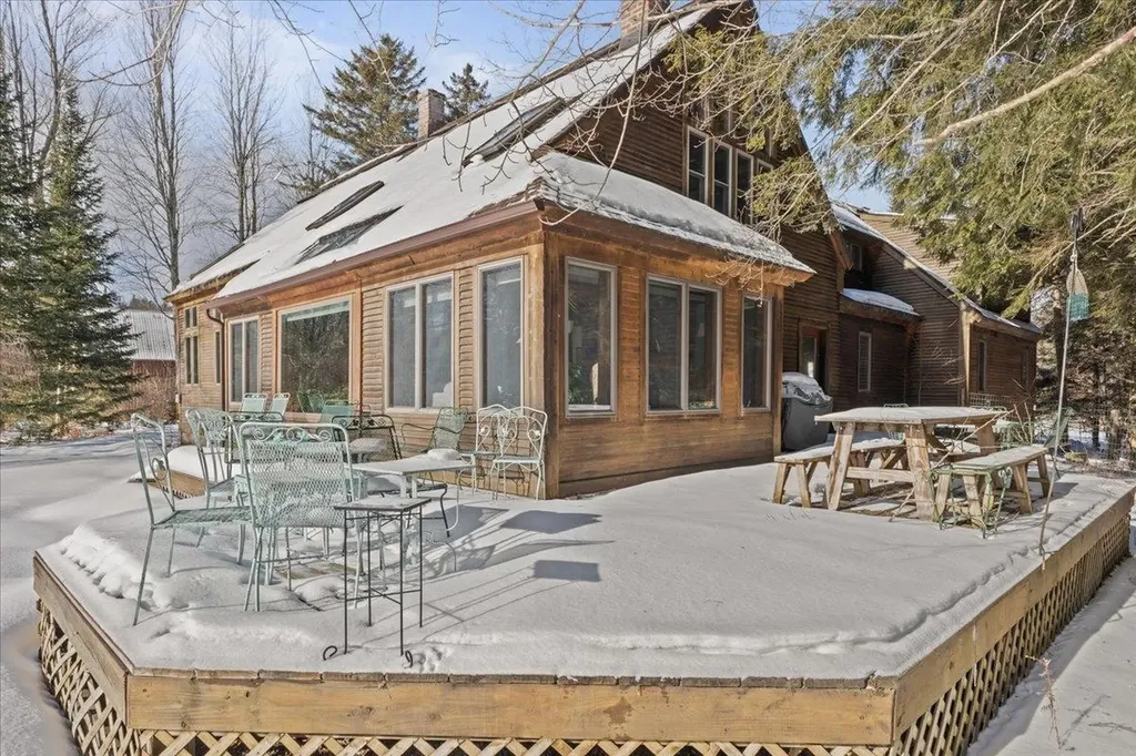 1701 Cleveland Corners Road Hyde Park VT 05655