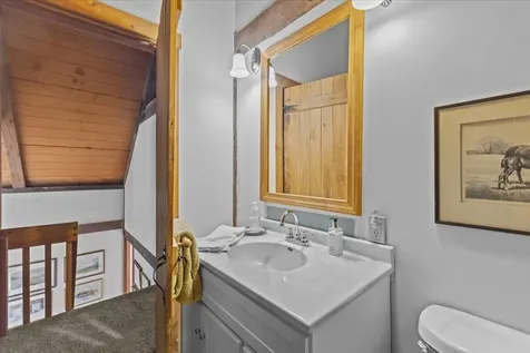 1701 Cleveland Corners Road Hyde Park VT 05655