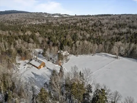 1701 Cleveland Corners Road Hyde Park VT 05655