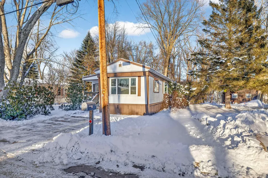 28 Stevens Drive Concord NH 03301