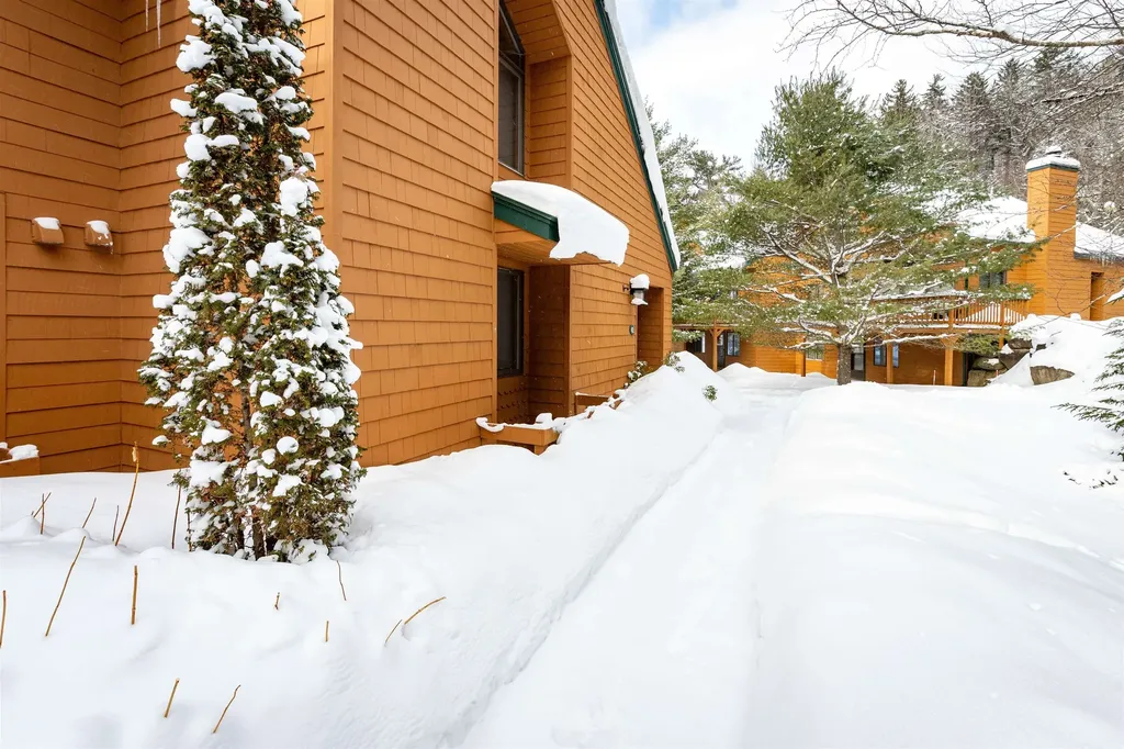 72 Appleby Close Road Carroll NH 03575