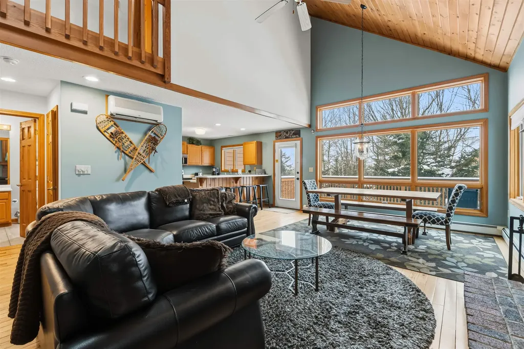 72 Appleby Close Road Carroll NH 03575