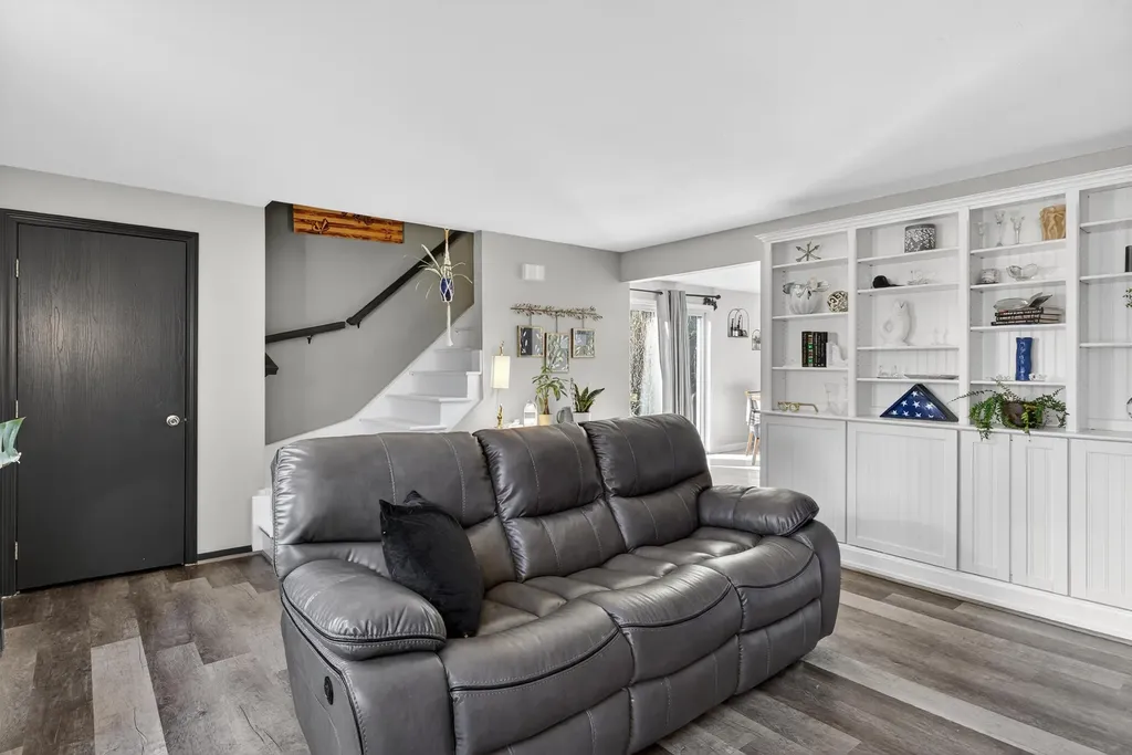 47 Oakridge Drive Londonderry NH 03053