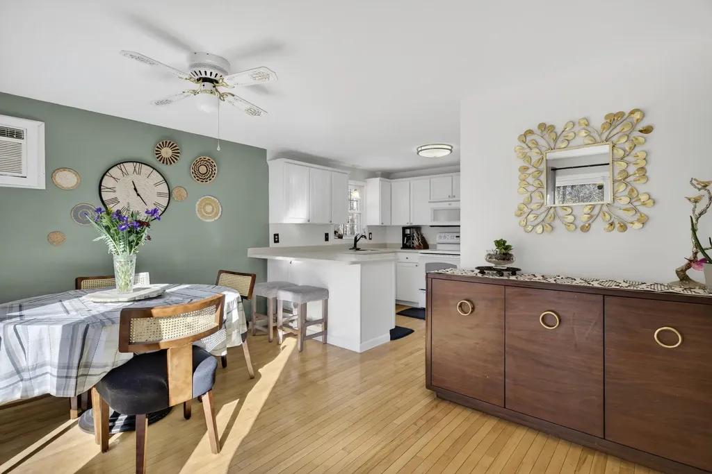 47 Oakridge Drive Londonderry NH 03053