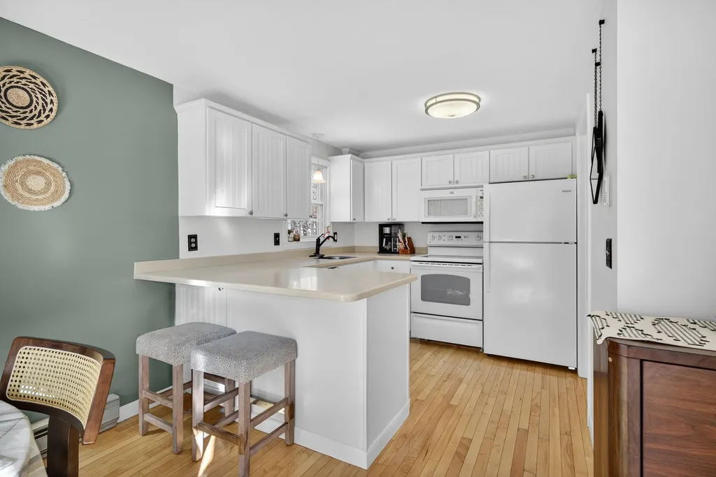 47 Oakridge Drive Londonderry NH 03053