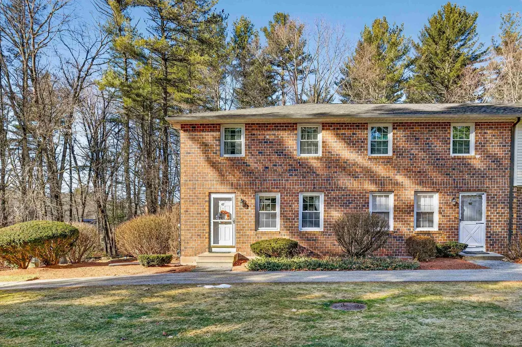 47 Oakridge Drive Londonderry NH 03053
