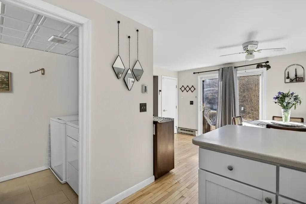 47 Oakridge Drive Londonderry NH 03053