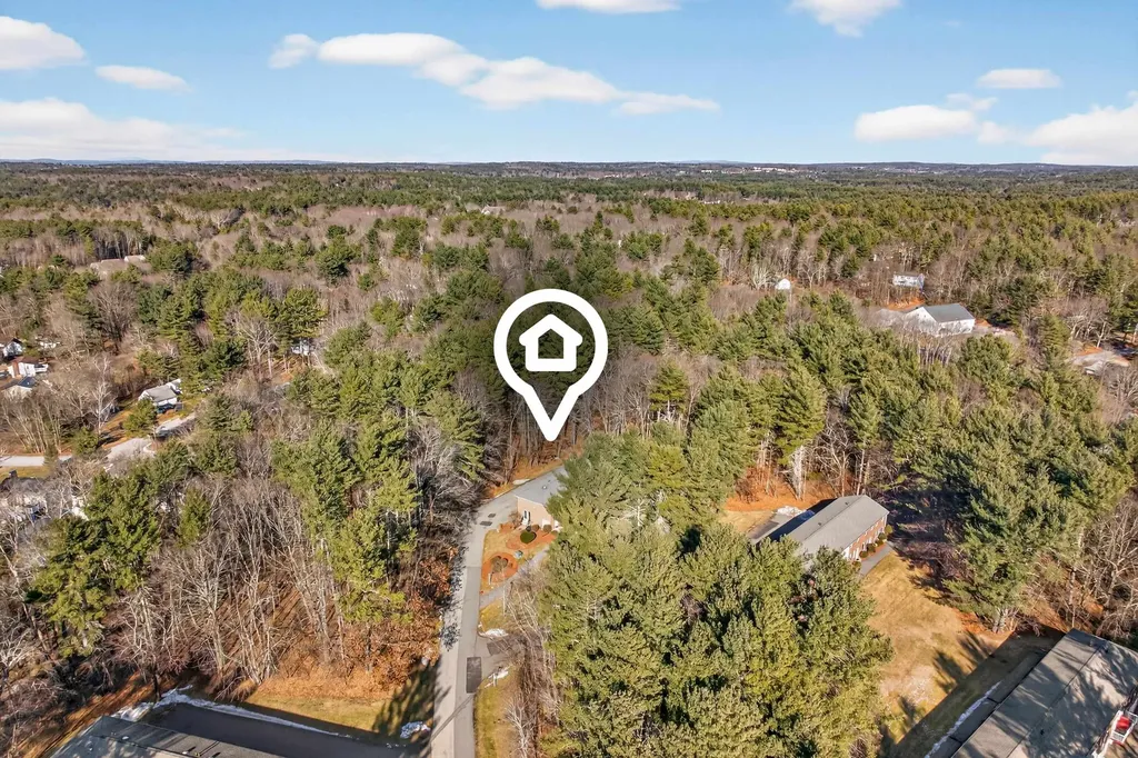 47 Oakridge Drive Londonderry NH 03053