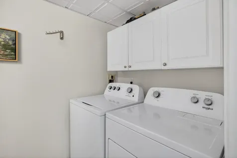 47 Oakridge Drive Londonderry NH 03053