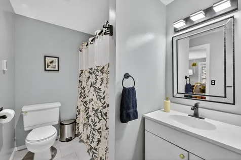 47 Oakridge Drive Londonderry NH 03053