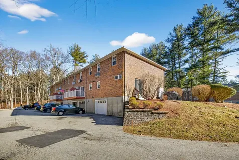 47 Oakridge Drive Londonderry NH 03053