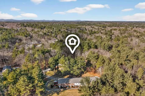 47 Oakridge Drive Londonderry NH 03053
