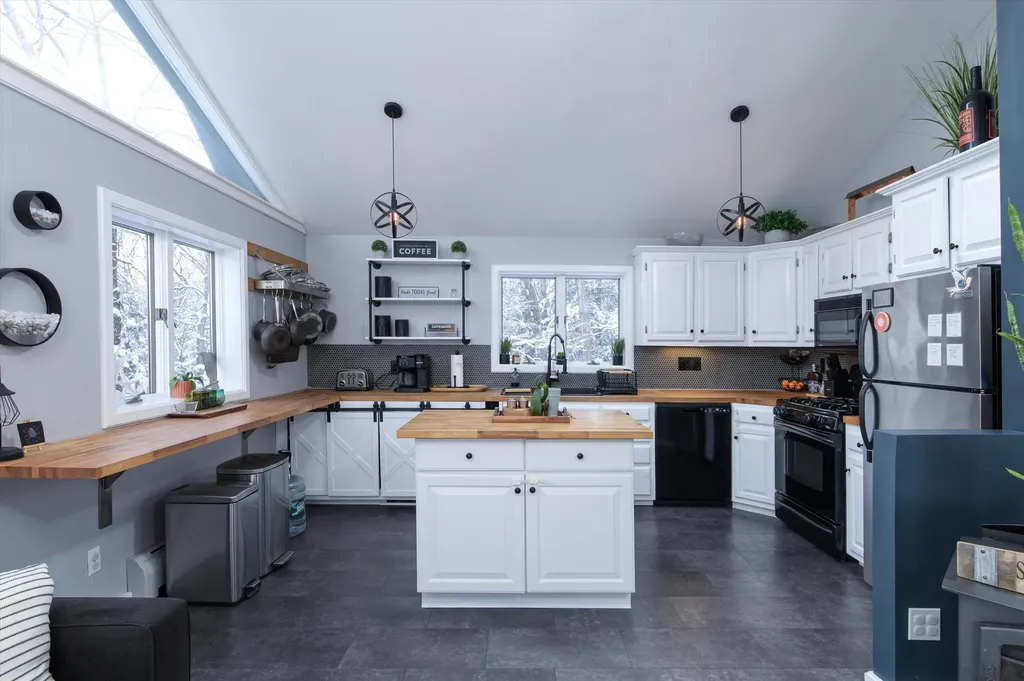 26 Babbitt Road Rockingham VT 05101