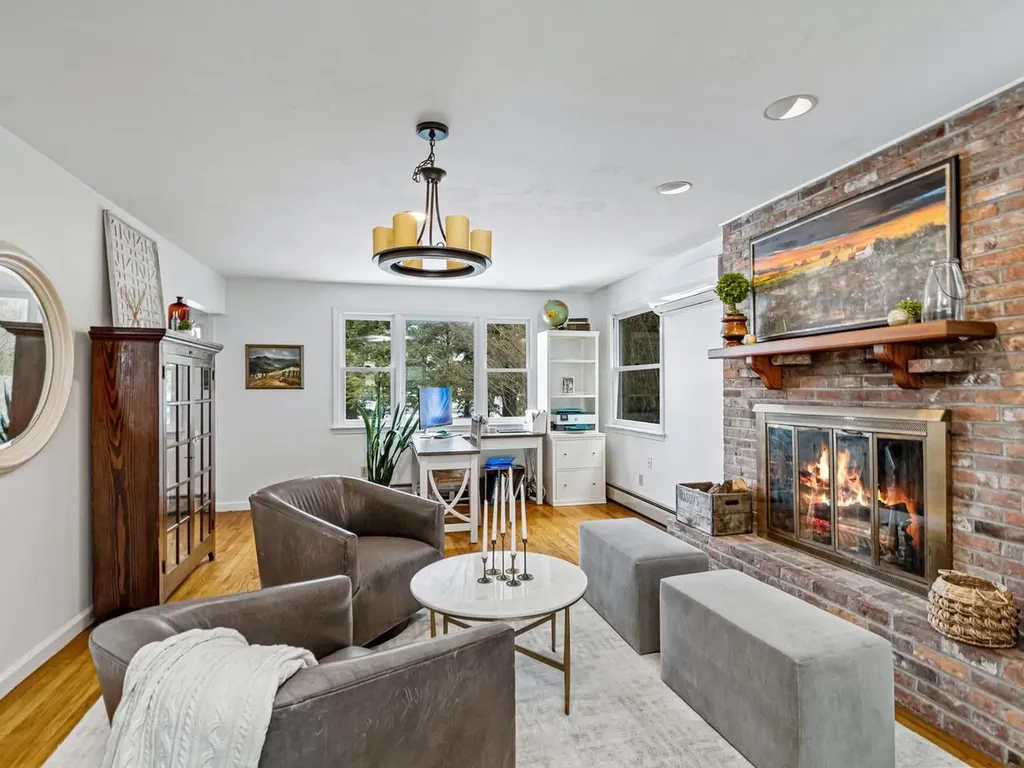 283 Appletree Point Road Burlington VT 05408