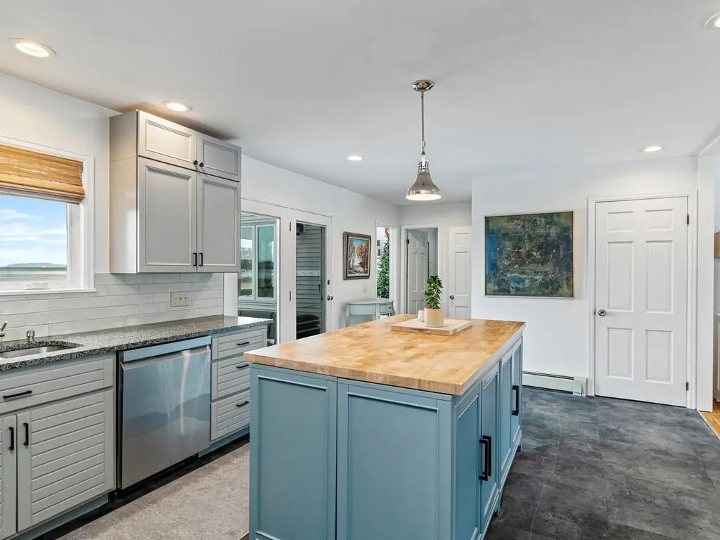 283 Appletree Point Road Burlington VT 05408