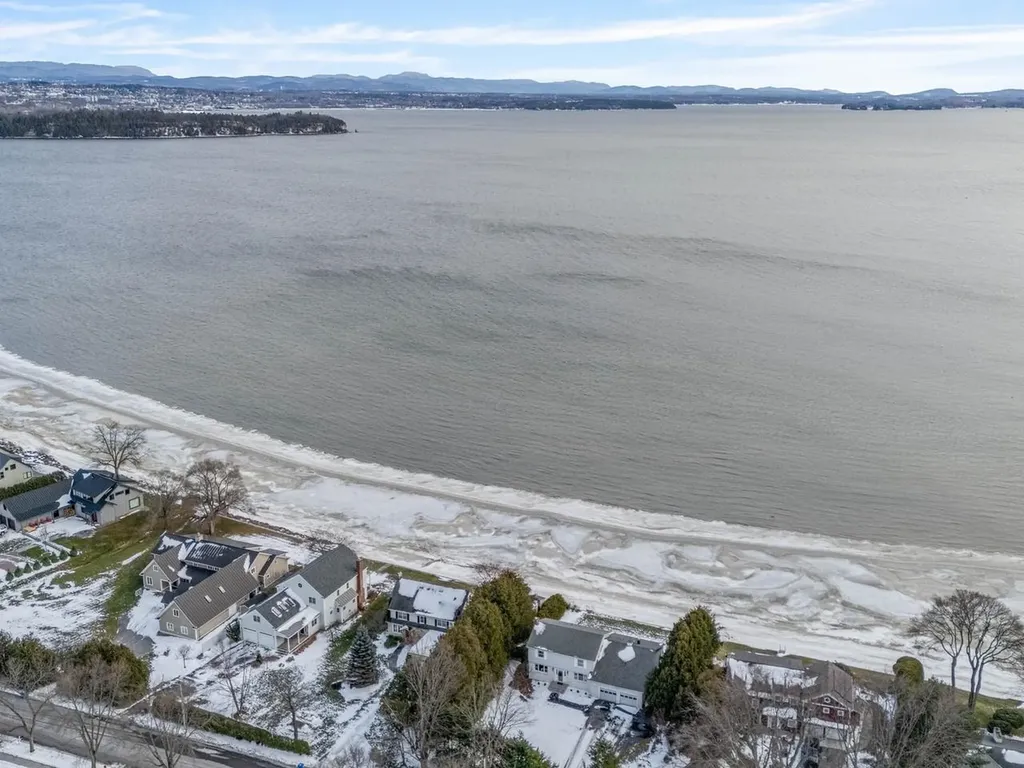 283 Appletree Point Road Burlington VT 05408