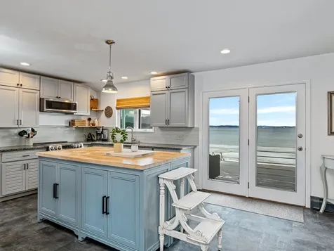 283 Appletree Point Road Burlington VT 05408