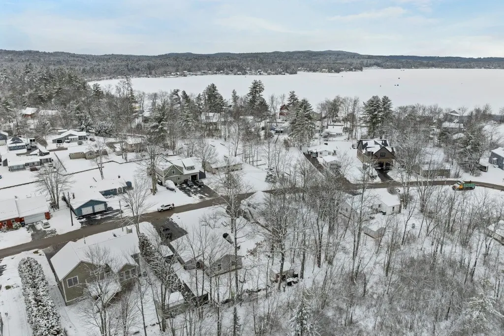 125 Sunset Drive Belmont NH 03220