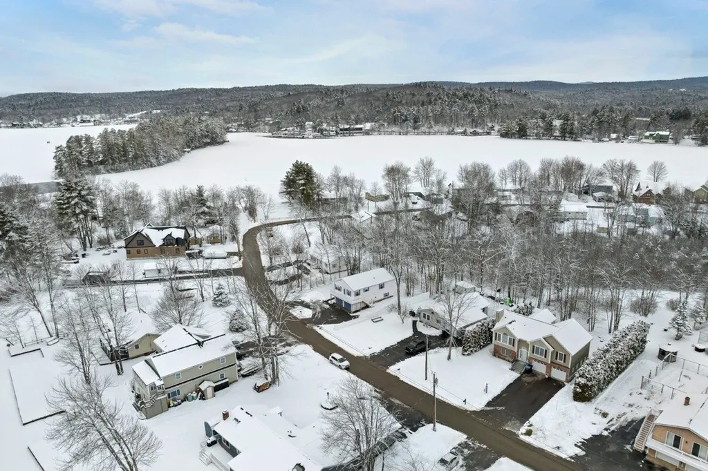 125 Sunset Drive Belmont NH 03220