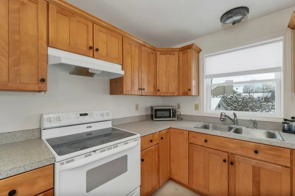 125 Sunset Drive Belmont NH 03220