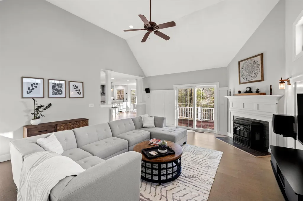 8B Louis Drive Brookline NH 03033