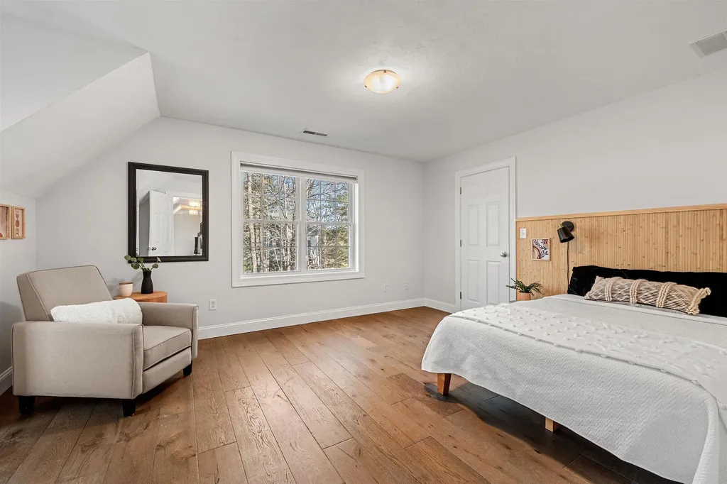 8B Louis Drive Brookline NH 03033