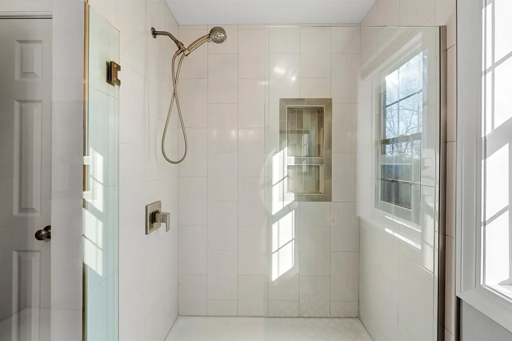 8B Louis Drive Brookline NH 03033