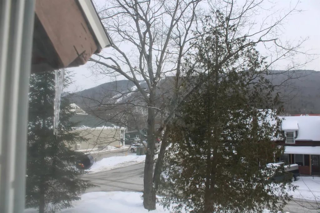 13 Maple Street Lincoln NH 03251