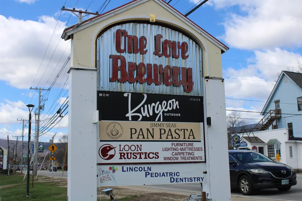 13 Maple Street Lincoln NH 03251