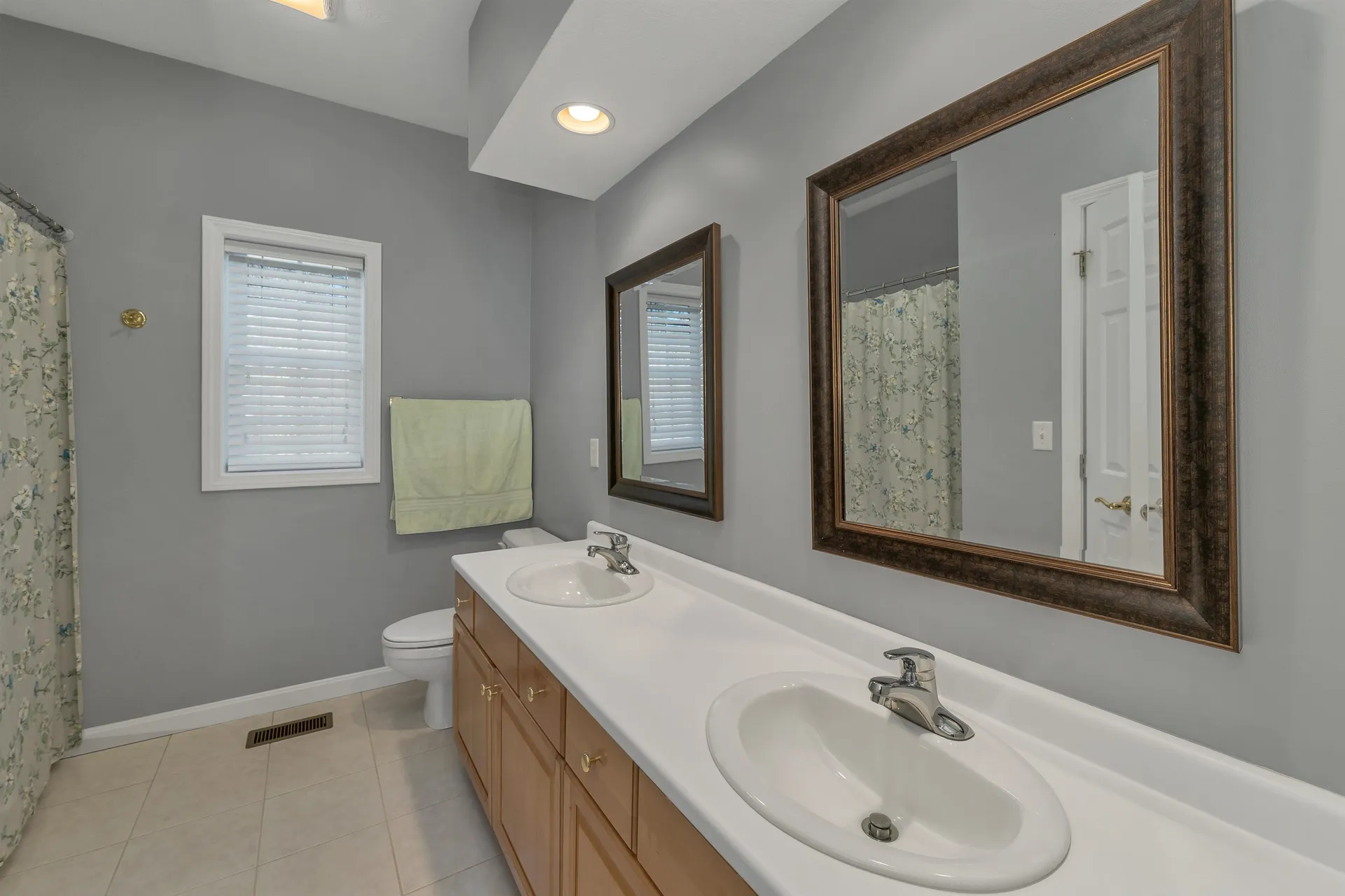 71 Green Meadow Lane Bedford NH 03110