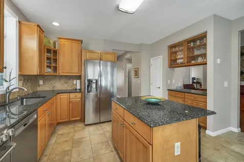 71 Green Meadow Lane Bedford NH 03110