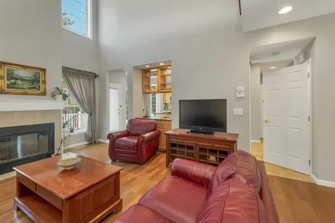 71 Green Meadow Lane Bedford NH 03110