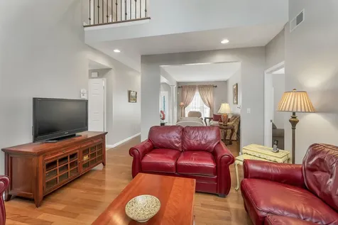 71 Green Meadow Lane Bedford NH 03110