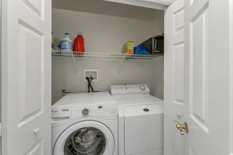 71 Green Meadow Lane Bedford NH 03110