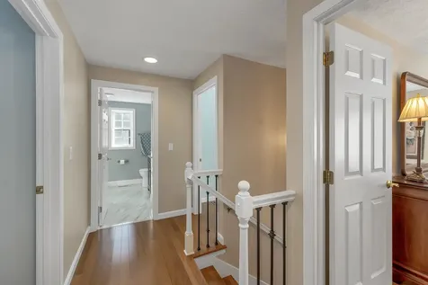 71 Green Meadow Lane Bedford NH 03110