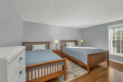 71 Green Meadow Lane Bedford NH 03110