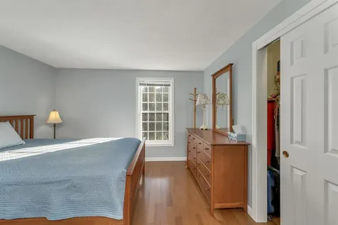 71 Green Meadow Lane Bedford NH 03110