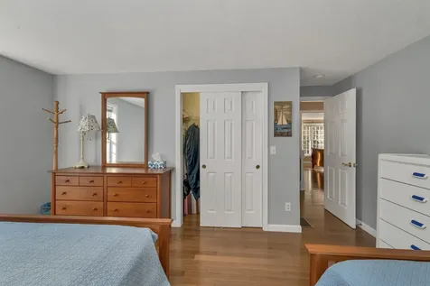 71 Green Meadow Lane Bedford NH 03110