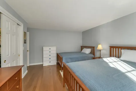 71 Green Meadow Lane Bedford NH 03110