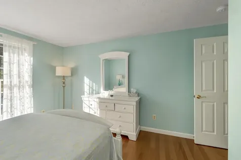 71 Green Meadow Lane Bedford NH 03110