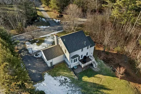 71 Green Meadow Lane Bedford NH 03110