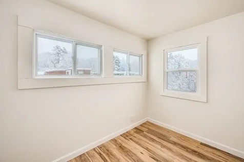 16 Polly Ann Mhp Park Dover NH 03820