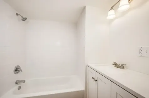 16 Polly Ann Mhp Park Dover NH 03820