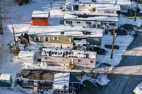 16 Polly Ann Mhp Park Dover NH 03820