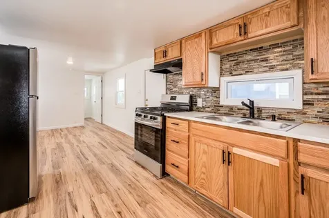 16 Polly Ann Mhp Park Dover NH 03820