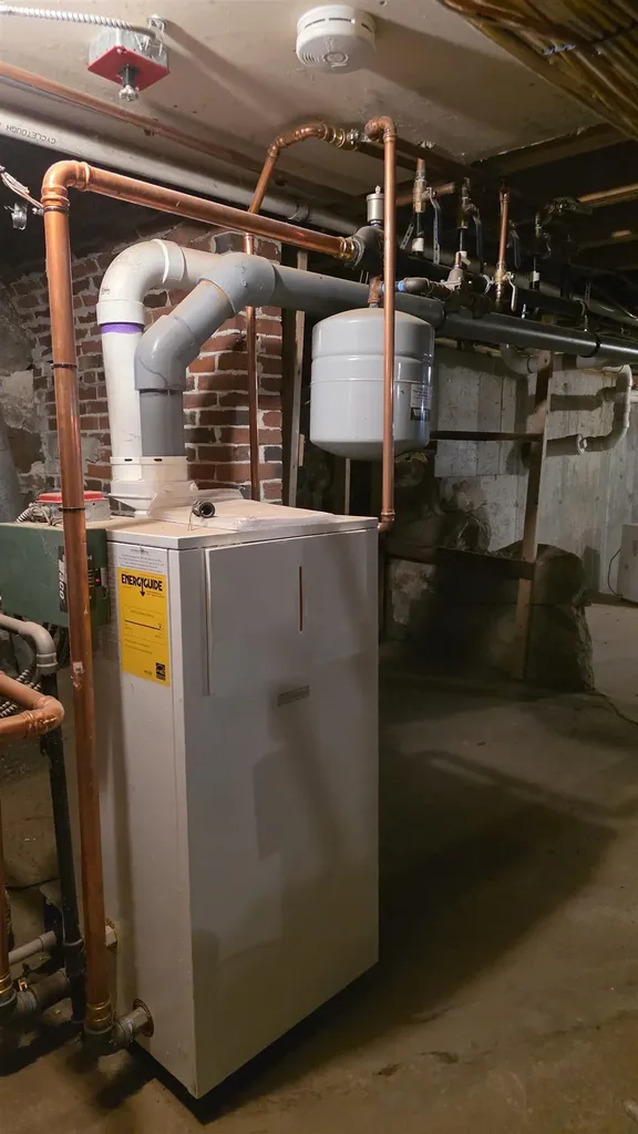 86 Raymond Road Chester NH 03036